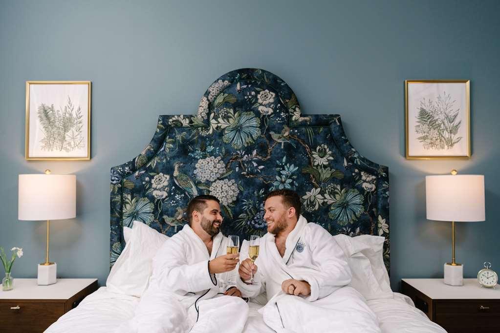 The Bradley Hotel Fort Wayne Room photo
