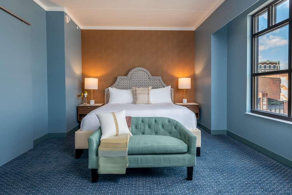 The Bradley Hotel Fort Wayne Room photo